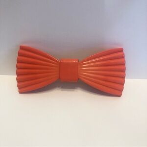 Vintage  bow shaped coral 1990’s hair clip barrette
